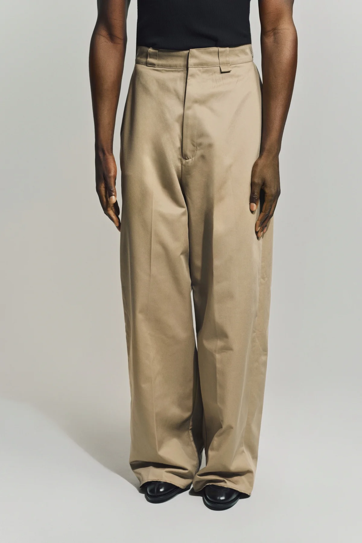 WILLY CHAVARRIA | CHOLO CHINOS - Image 2