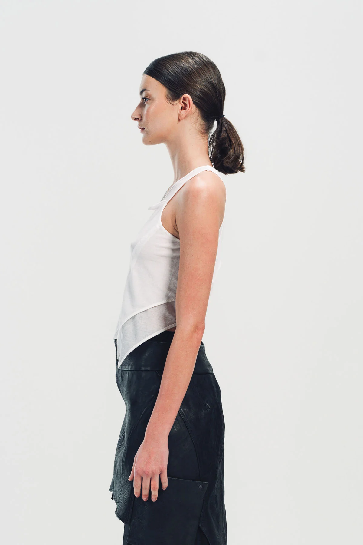 YEHUAFAN | V-BACK TANK TOP - Image 3