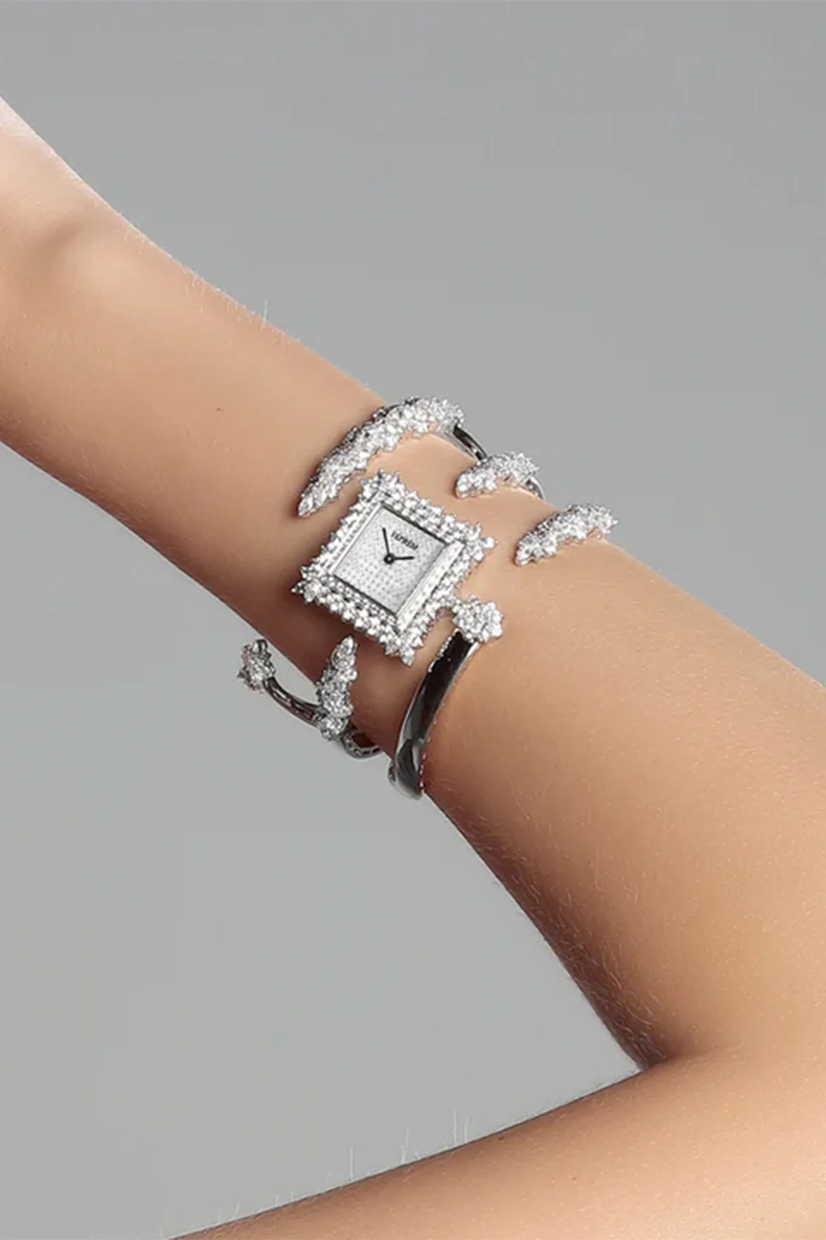YEPREM | Y-MOMENTO DIAMOND WATCH - Image 2