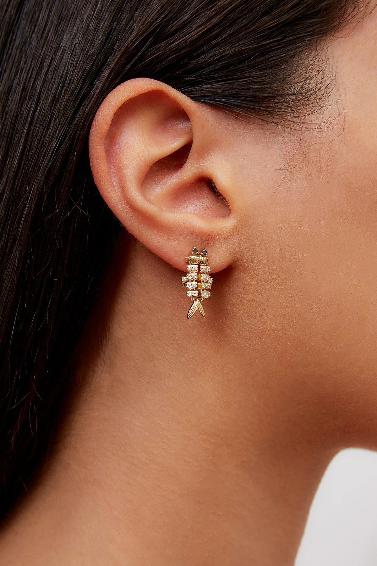 YVONNE LÉON | SUPERFISH DIAMOND EARRING - Image 2