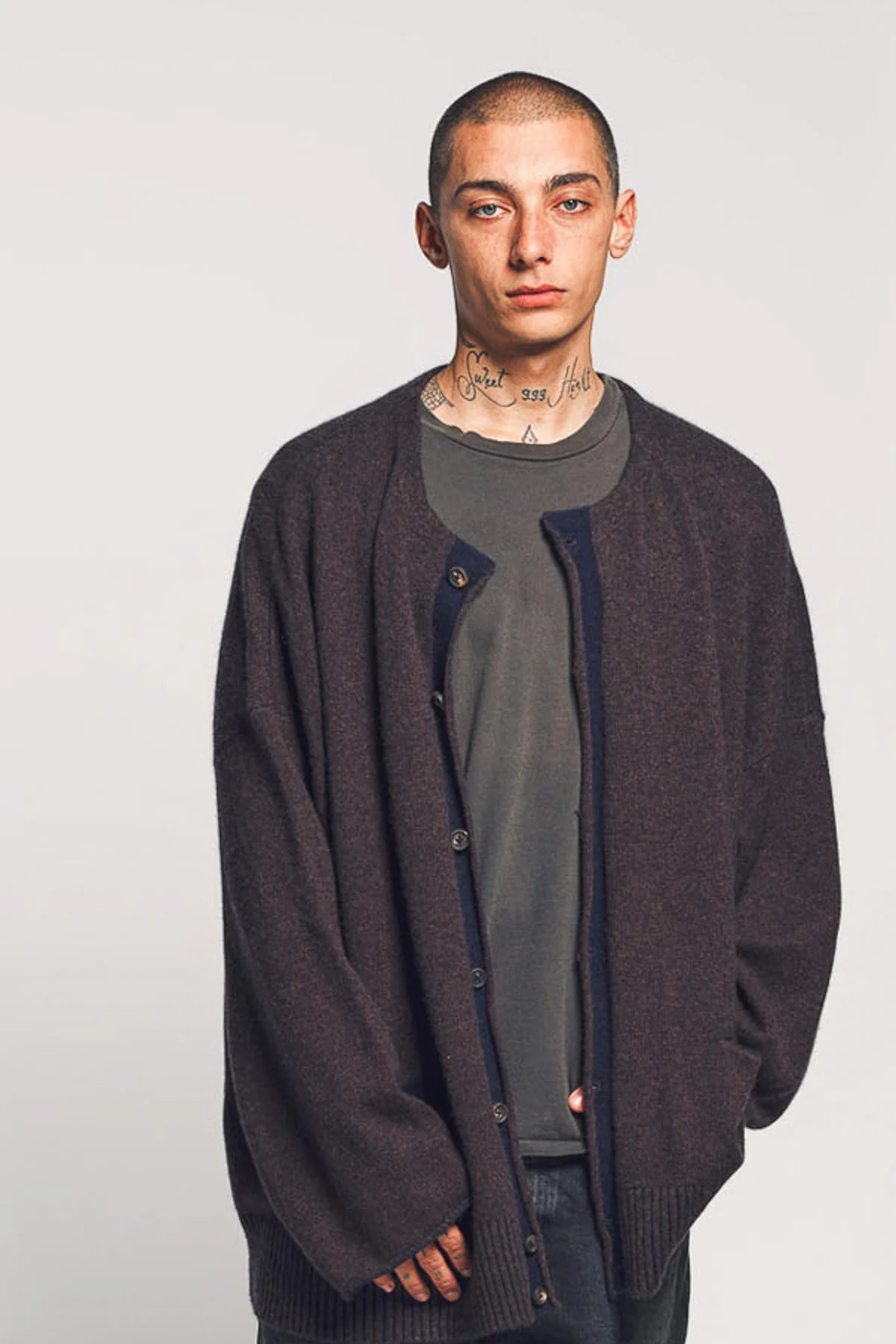 ZIGGY CHEN | CREWNECK CARDIGAN - Image 2
