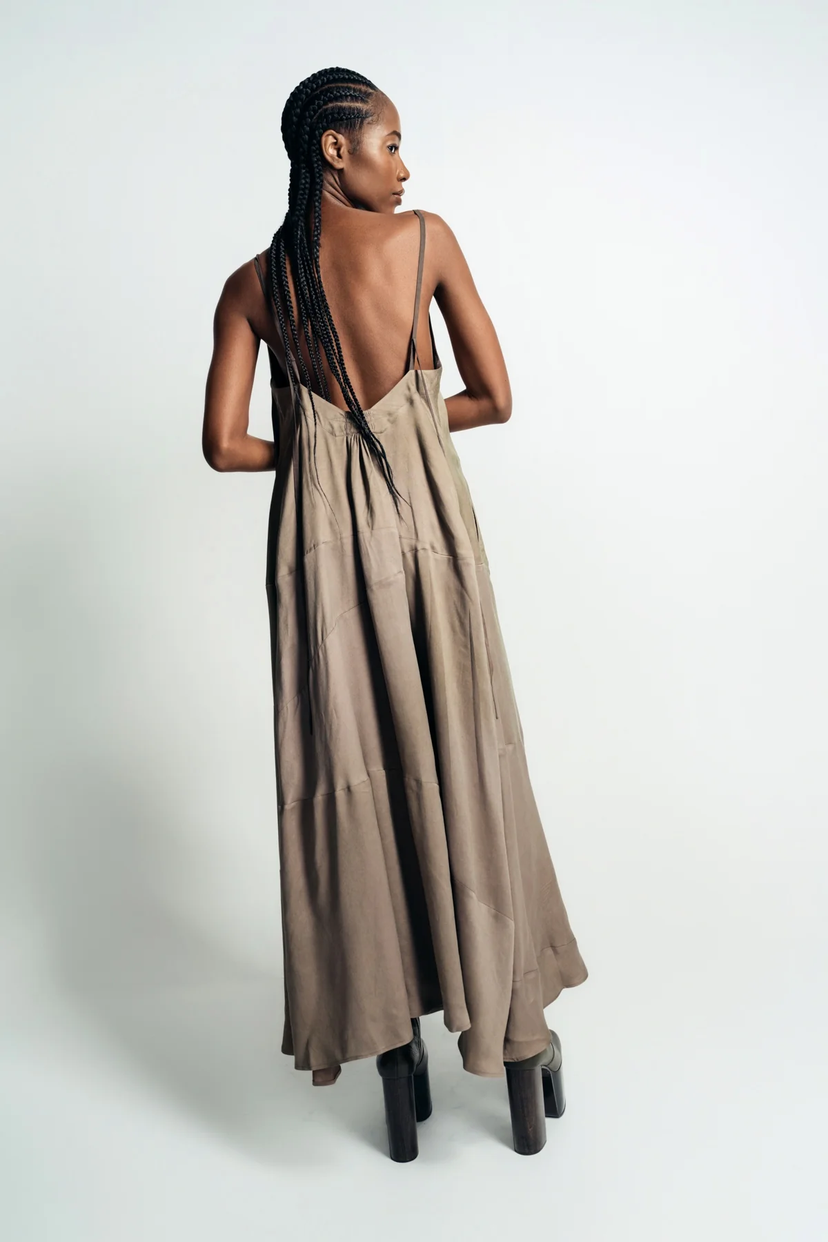 ZIGGY CHEN | V-NECK HALTER DRESS - Image 4